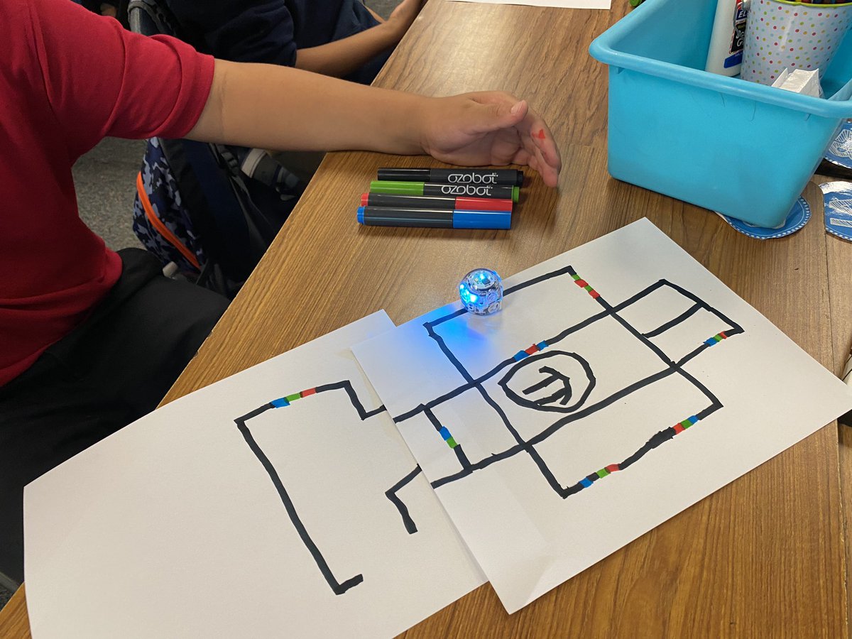 PocaterraErika's tweet image. Kids are learning about coding the ozobots using color codes during our #CodingAndRoboticsClub @HaysSTEAMshines.