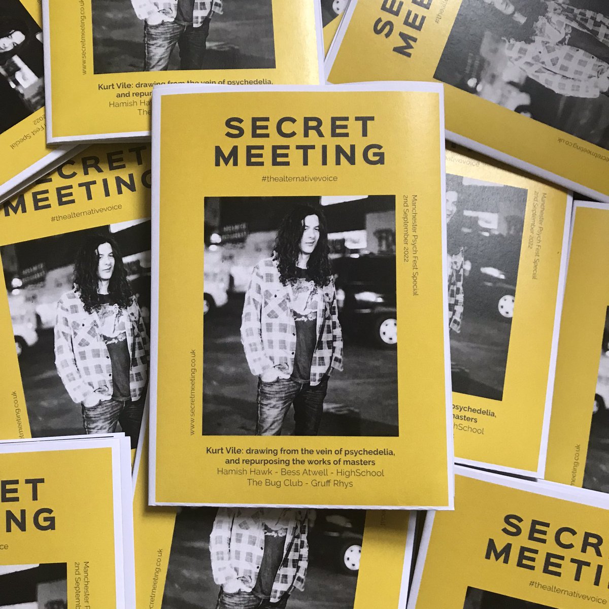Say hello to our new Zine! 👋🏻 Ft. an exclusive cover interview with @KurtVile + @HHawkOfficial @BessAtwell @DallianceRecs @thebugclubband @gruffingtonpost On sale/subscribe: secretmeeting.co.uk/mpf22 A special thank you to @mergerecords, @hitthenorthrecs & our writers!