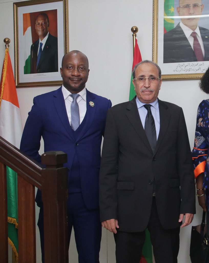 Mohamed37273342's tweet photo. conformément aux instructions du PAN, SE M. Bictogo Adama, j'ai eu l'insigne honneur d'avoir été reçu en audience ce 23/8/22 en ma qualité de Pr du Groupe Parlementaire d'Amitié CI 🇨🇮-Mauritanie 🇲🇷 par l'Ambassadeur de la Mauritanie en CI, SE M. Mohamed Abdellahi Khattra. https://t.co/VJUfXXFyNH