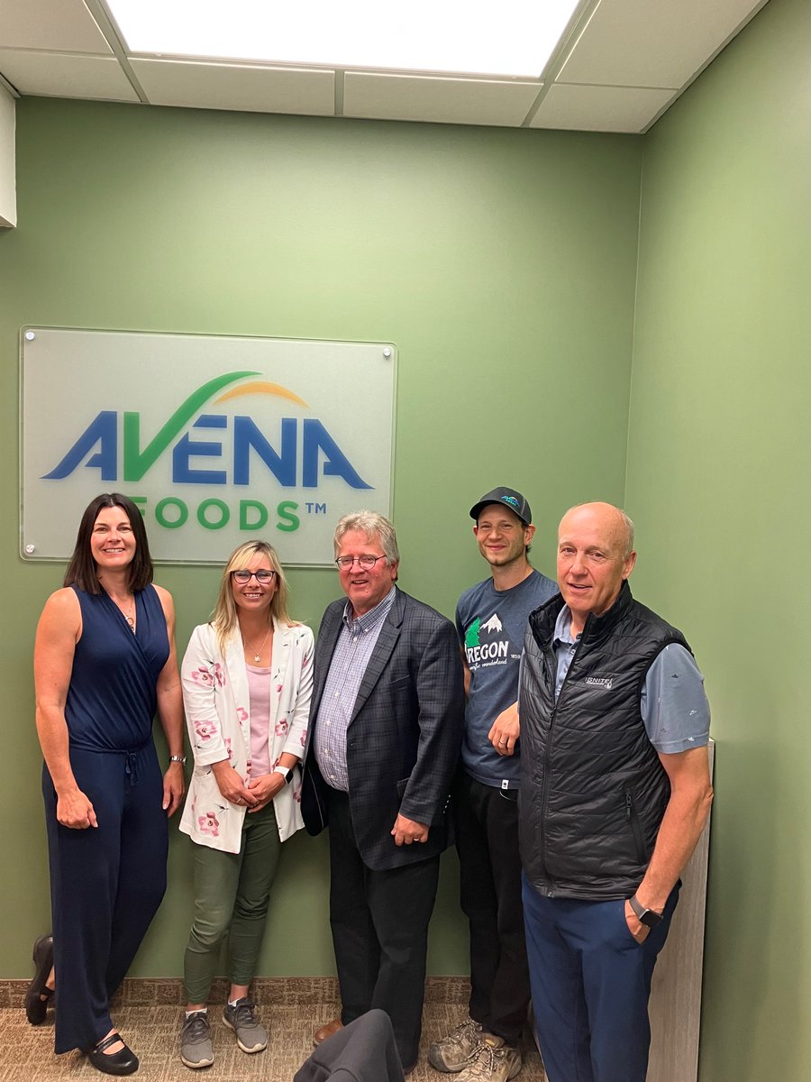 SenatorRobBlack's tweet photo. I had the opportunity to stop by @AvenaFoods this morning to learn more about the oat processing market. Thanks to Mike and James for the informative tour of your facilities! #SaskAg #AgricultureMatters https://t.co/rEYmUJ6Th5