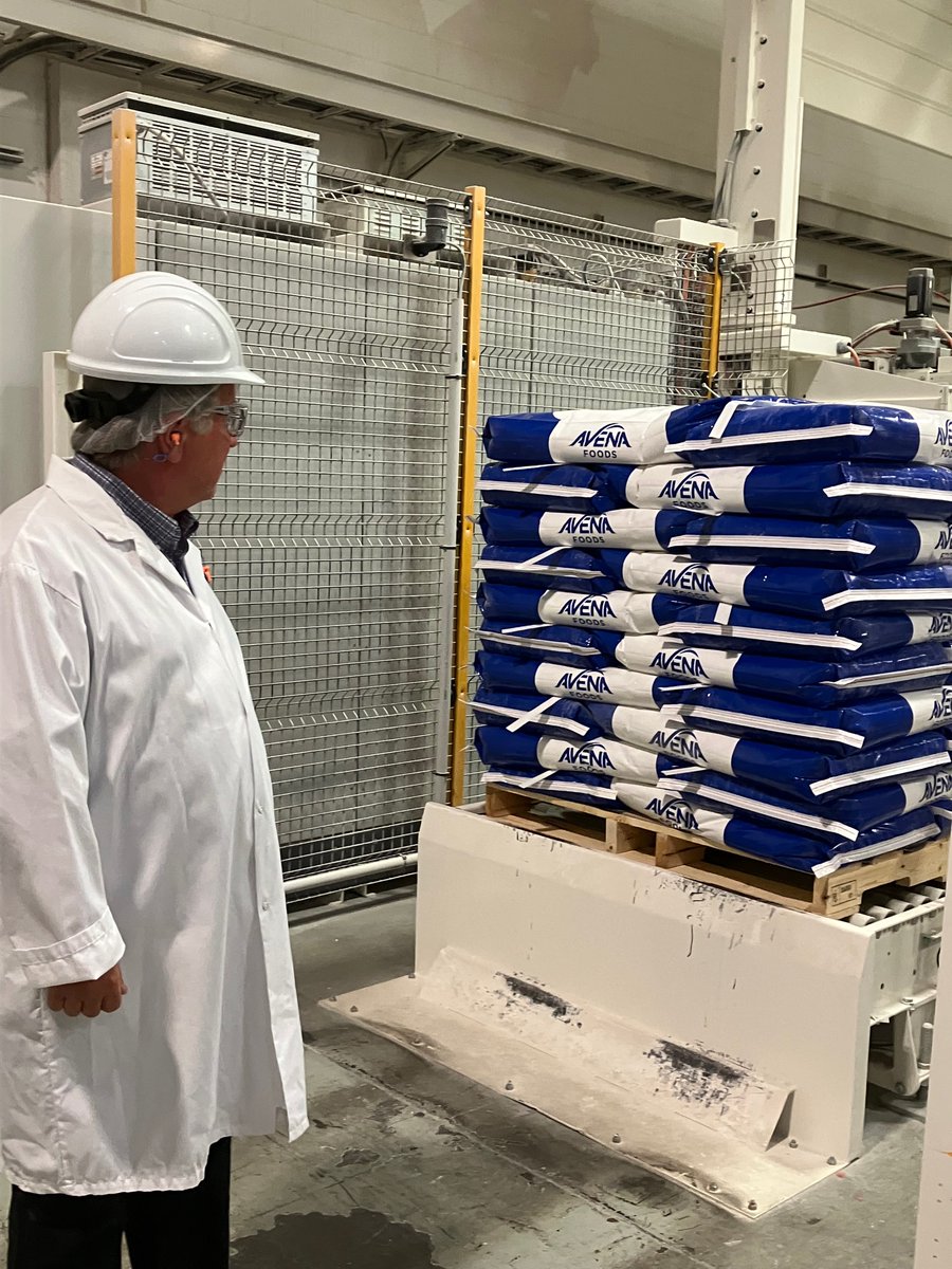 SenatorRobBlack's tweet photo. I had the opportunity to stop by @AvenaFoods this morning to learn more about the oat processing market. Thanks to Mike and James for the informative tour of your facilities! #SaskAg #AgricultureMatters https://t.co/rEYmUJ6Th5