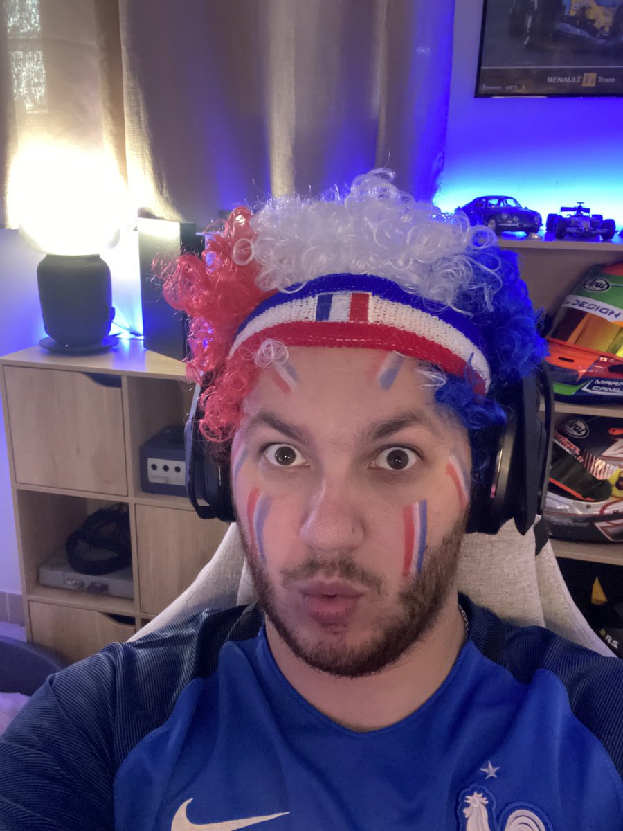 LeCaams's tweet photo. J’ai fais poussé les cheveux c’est le subgoal c’est ici : https://t.co/sFnAYk8uLF https://t.co/GDKVgMdqPG