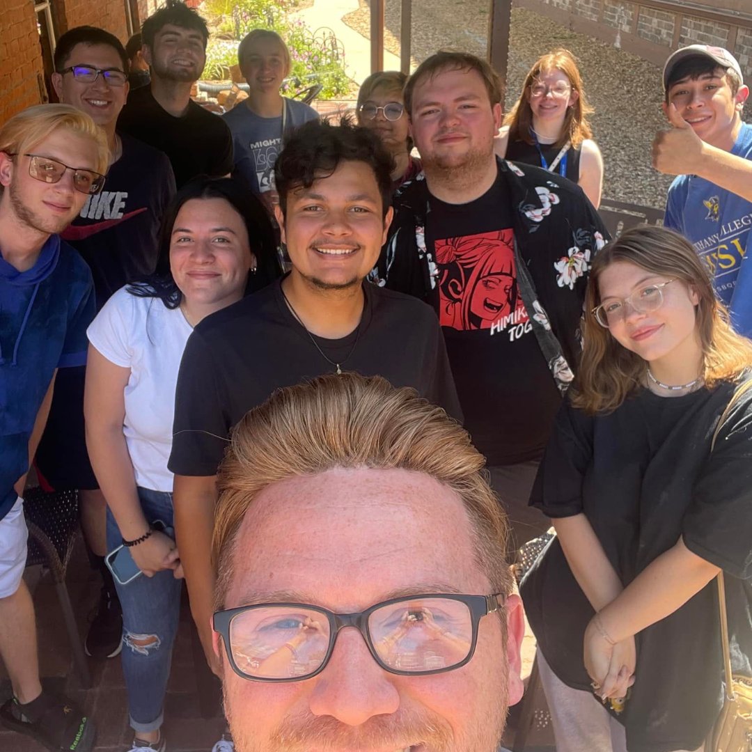 We are loving Dr. Dodson's selfie skills here, featuring our 11 instrumental music majors! This group is made of both sophomores and freshmen, and we are so excited to welcome them to this year as classes kick off tomorrow! 💙💛

#bethanycollegelbk #lindsborgks #musicmajor  #lbk