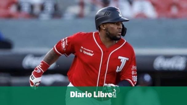 DiarioLibre's tweet photo. ⚾️|#DeportesDL | Dominicano Leandro Castro y Efrén Navarro deciden en Liga Mexicana de Béisbol

🔗https://t.co/QTYfEedQfk

#DiarioLibre #LeandroCastro #LMB #Monclova #Béisbol https://t.co/dzjUN48bZW
