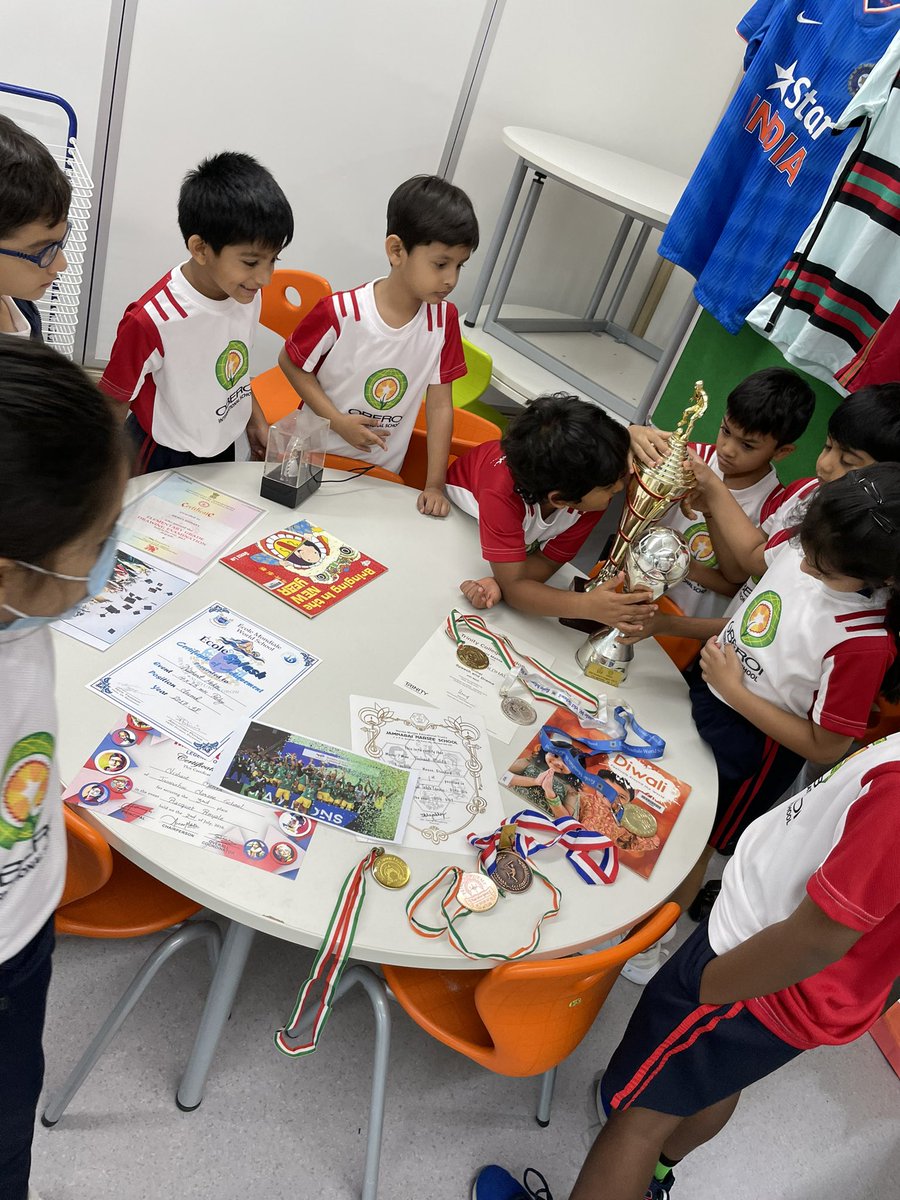 midstofinquiry's tweet photo. Kudos to the grade 1 team @oismumbai for having such a powerful #provocation for celebration where students were curious, open-minded, and able to connect, explore and invite wonderings. #inthmidstofinquiry #oisjvlrprimary #corevalues https://t.co/Ij8VCmu5jD