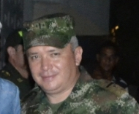 JRomeroaguirre's tweet photo. Necesito localizar al #coronel (R) DANIEL HUMBERTO CARRERA CALDERON. denunciado por #estafa. abstenerse de realizar cualquier tipo de negocio con él.  #pasto #colombia #bogota si alguien lo conoce info al dm. @COL_EJERCITO @infopresidencia #rt https://t.co/bjzwbANAtE