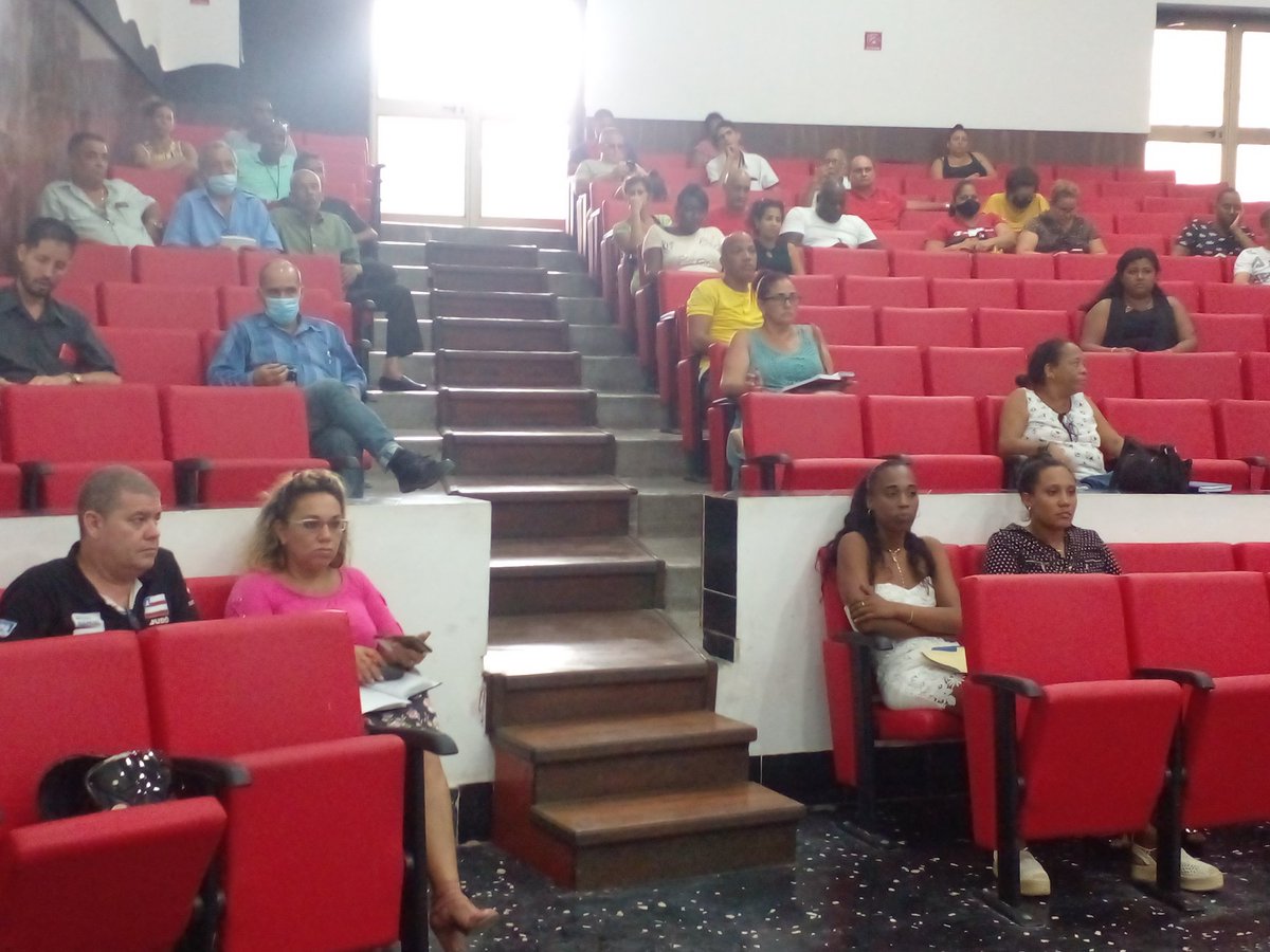 GobiernoMarian1's tweet photo. Se desarrolla la plenaria económica municipal participado las entidades y empresas provinciales y nacionales en nuestro territorio, acompañado del CPPCC, presidida por @DamianP16100172 miembro CMPCC , secretario CAM @bell_delis, Corrdonadora Economía Global @CoordinadoraEc2 https://t.co/Vmhw3384kM