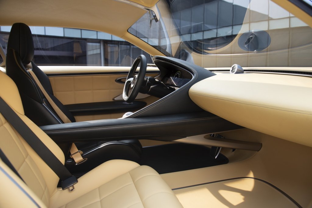UltimativCars's tweet photo. Stumbled a @MotorAuthority-post, calling cockpit of the #Genesis #XSpeedium concept-car "an asymmetrical interior design w/ a driver-oriented layout", which shows the normal shape, we mostly like "in the past".

So, keep it so, cut the EV-crap of your lineup - and we'll be fine. https://t.co/4tV4oFKegv