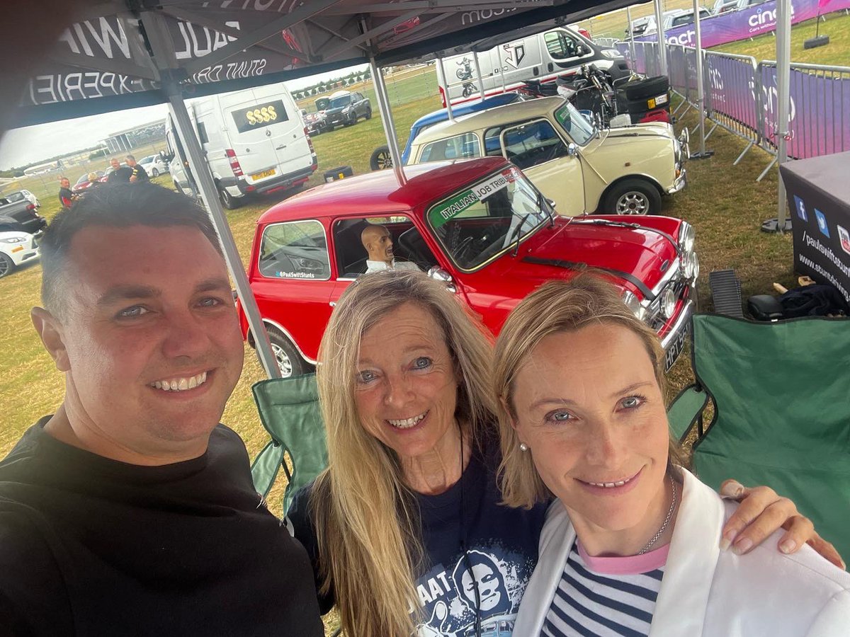 MrsMBrewer's tweet photo. What an amazing weekend meeting all you #wheelerdealers #fans @thebritishmotors @cinchuk thanks for have us and a big thank you to the team that worked so hard over the 4 days to pull it off well done. #teamwork #fun #amazingevent #cars #classic #food #drinks @mikebrewer 😉 https://t.co/I2tO2ZS6Fa