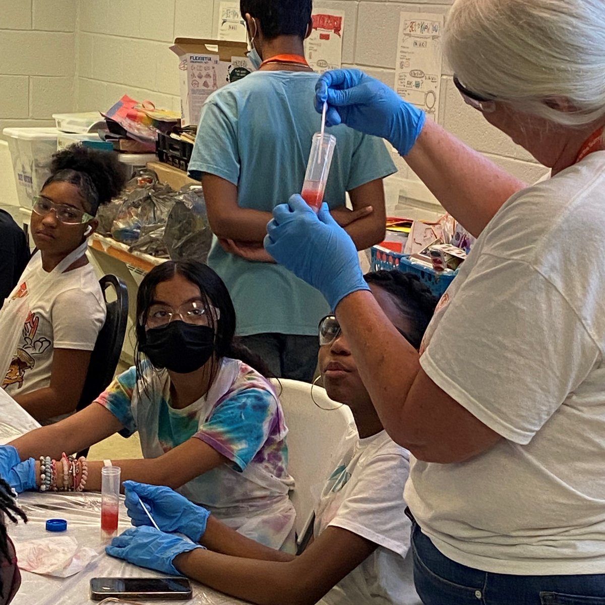 GSKUS's tweet photo. How do you know which plants work best for different environments? Be a Biologist and find out! Our #ScienceInTheSummer program turns students into biologists for the day 🌿 Learn more about the activities and how to do them at home 👇