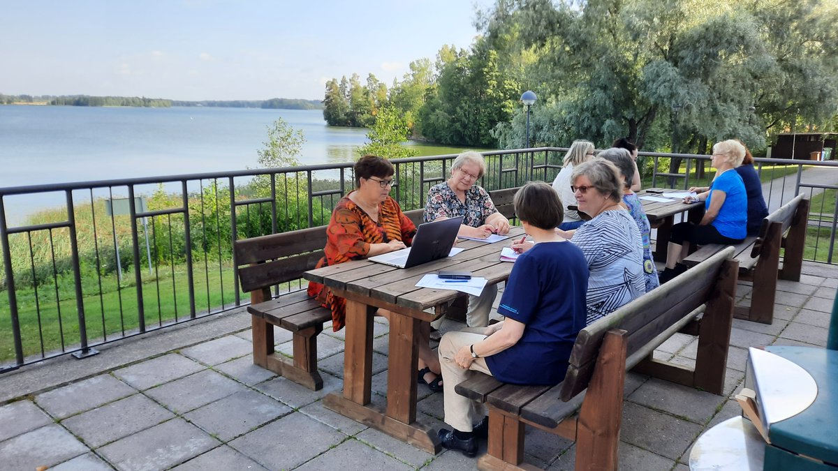 Maanpuolustusnaisten Liitto suunnittelee aina hyvissä ajoin seuraavaa vuottaan elokuun liittohallituksessa. Onkohan muilla liitoilla jo ehdotukset v. 2023 toimintasuunnitelmaksi ja budjetiksi valmiina? Kokouspaikkana kesäinen Tuusula.
#kiitos #tuki #MPK #puolustusvoimat