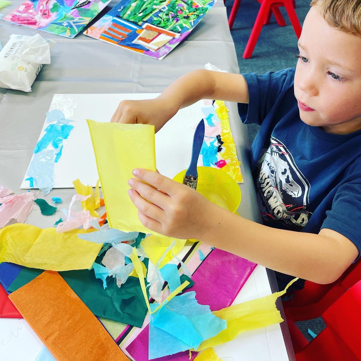 DIBDABARTCLUB's tweet photo. Such fun at our Summer Workshop in Dulwich. Lots of colourful collaging and great imaginations at work. We are back tomorrow for another creative session. #summerworkshops #dulwich #southlondon #creativitymatters @FamiliesSELon @SEMags_ADulwich https://t.co/3ra5bQRTy7