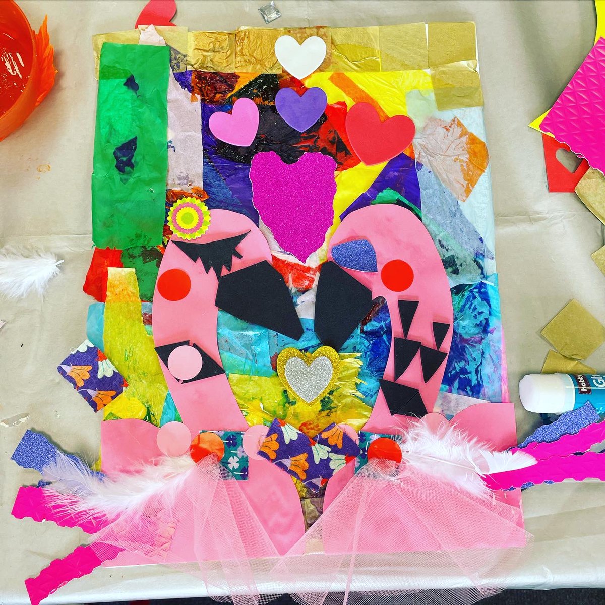 DIBDABARTCLUB's tweet photo. Such fun at our Summer Workshop in Dulwich. Lots of colourful collaging and great imaginations at work. We are back tomorrow for another creative session. #summerworkshops #dulwich #southlondon #creativitymatters @FamiliesSELon @SEMags_ADulwich https://t.co/3ra5bQRTy7
