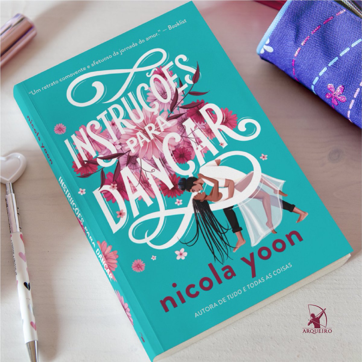 editoraarqueiro's tweet photo. Se você gostou de "Instruções para dançar", de #NicolaYoon, vai se apaixonar por "Nós somos inevitáveis", de #GayleForman.
Duas histórias onde o poder dos livros guiam nossos protagonistas, com diálogos inteligentes e personagens cativantes.
https://t.co/ogxC7e4O03 https://t.co/qJdg7KdvHb