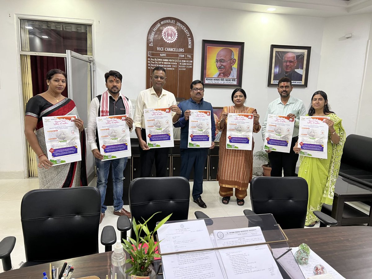 RFRFoundation's tweet photo. "सुभाष स्वराज सरकार"
शोध पत्र लेखन प्रतियोगिता का पोस्टर लोकार्पण डॉ. श्यामा प्रसाद मुखर्जी विश्वविद्यालय के आदरणीय कुलगुरु डॉ. तपन कुमार शांडिल्य जी एवं कुलसचिव डॉ. नमिता सिंह जी द्वारा किया गया। https://t.co/IF5OFuEusc