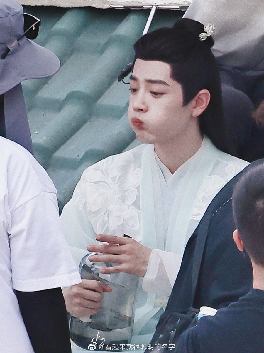 ถึงคนที่ได้เห็นนางฟ้าคนสวยเช้านี้ เห็นผงพิกซี่ของน้องแร้วไม่กดไลค์แปลว่ามะมีบุญต้ะ จะโดนฉาปให้วันนิกิงข้าวมะหร่อยไปเลอ!! พิม เร้กสวย เพื่อขอให้วันนี้เป็นวันที่ดี!