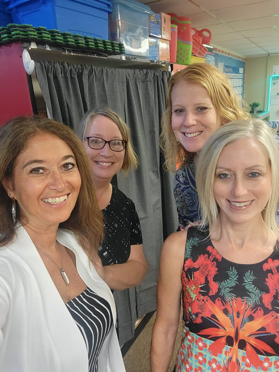 BohanaJen's tweet photo. Back together with the best Kindergarten Team!! Missed them!! 1st Day of School! We are ready!! @BellflowerKnoch @BellflowerCirK @Nykiel_kdg @BellflowerHardy #bellflowerway https://t.co/v34v0b3EFu