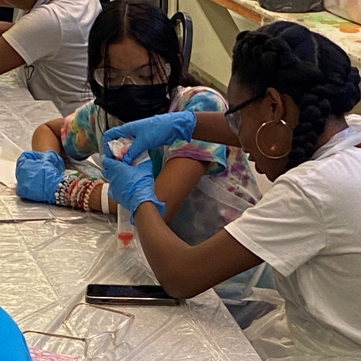 GSKUS's tweet photo. How do you know which plants work best for different environments? Be a Biologist and find out! Our #ScienceInTheSummer program turns students into biologists for the day 🌿 Learn more about the activities and how to do them at home 👇