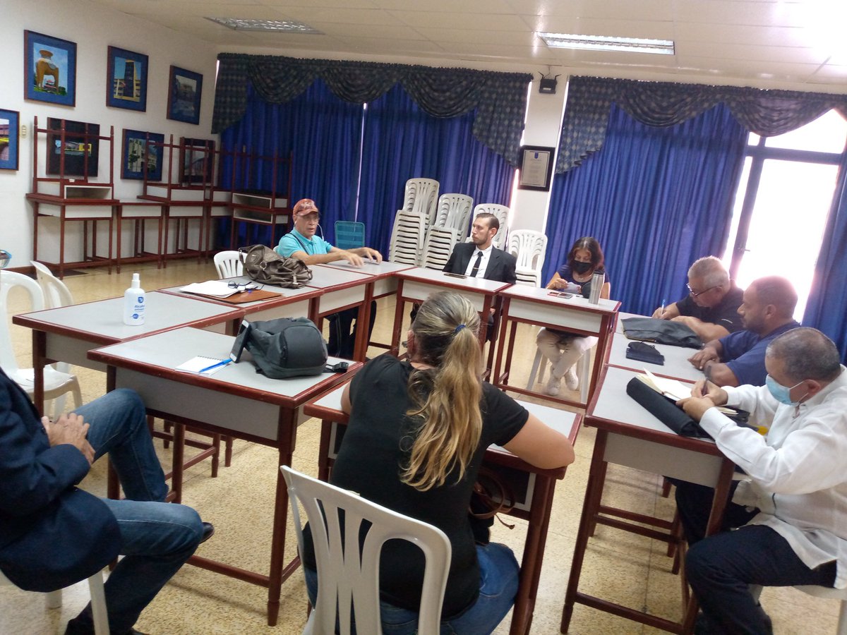 salvemoslara's tweet photo. #23Agosto Plataforma Salvemos Venezuela Lara, articuladas y movilizados con Sociedad Civil. Rumbo a las primarias para elegir candidato unitario. 
#FechaDePrimariasYa https://t.co/bzAxrt6Et3
