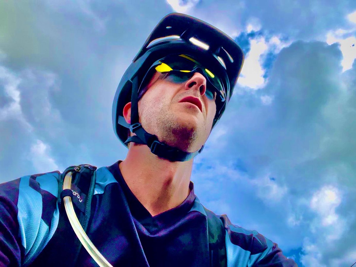 RobTheBeast_'s tweet photo. Artistic shot from today’s ride! 😂
-
#citruseyewear #robsadventures https://t.co/0MUNskN2zu
