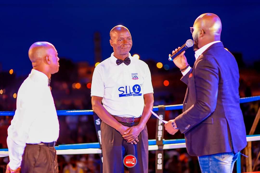 KellyIbrahim5's tweet photo. Le Samedi 20 Août dernier, je me suis découvert un autre talent. Celui de Présentateur de combat de boxe 😅

C'était une expérience enrichissante qui mérite d'être renouvelée.

#Thanks_God 🥰🙏 https://t.co/fsoFnFTEIc