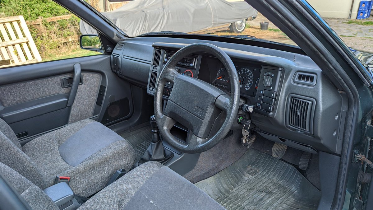 Si_Browse's tweet photo. Finished! Boy that body came up so so well.
Loved a clay bar and the paintwork soaked up all that polish and wax. Best 440 I've ever owned or see. Just 56k miles and drives like new. Great great car. Perfect for Festival of The Unexceptional next year! 
1994 Volvo 1.8l manual. https://t.co/OgQqpFMbnj