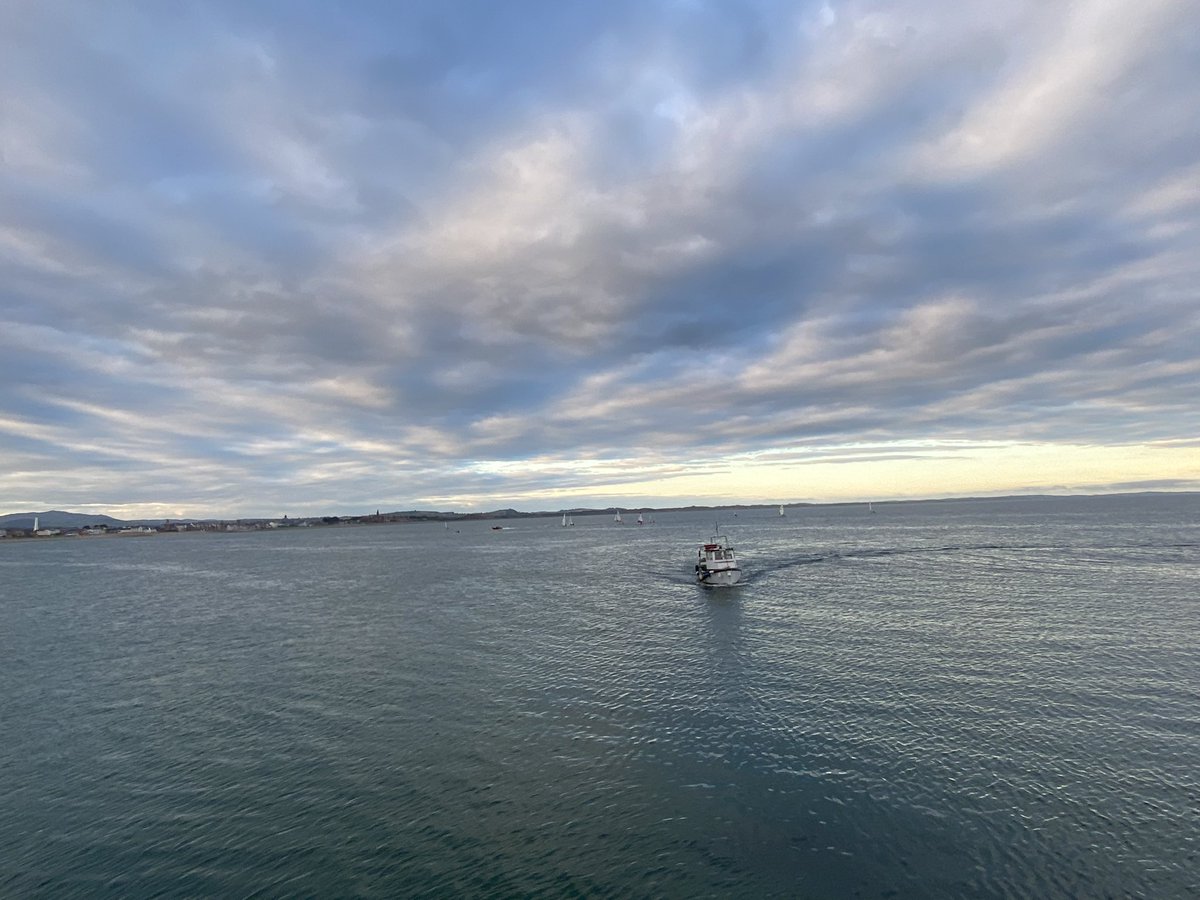 DigiGeoff's tweet photo. On shore radio duty this evening as the boats take the stiff breeze in Newcastle - harbour views!
#sailing #MourneMountains https://t.co/kEjgf3Hmvi