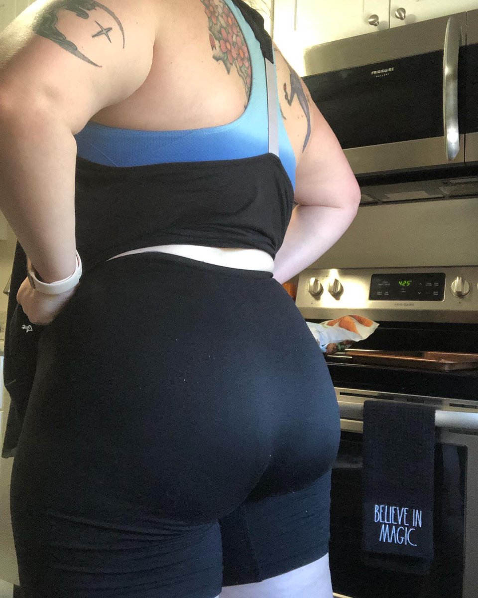 Purplep26670331's tweet photo. How it started. How it’s going! #motivation #dedication #bootynatural #growingbooty https://t.co/W5uiyZNSOl