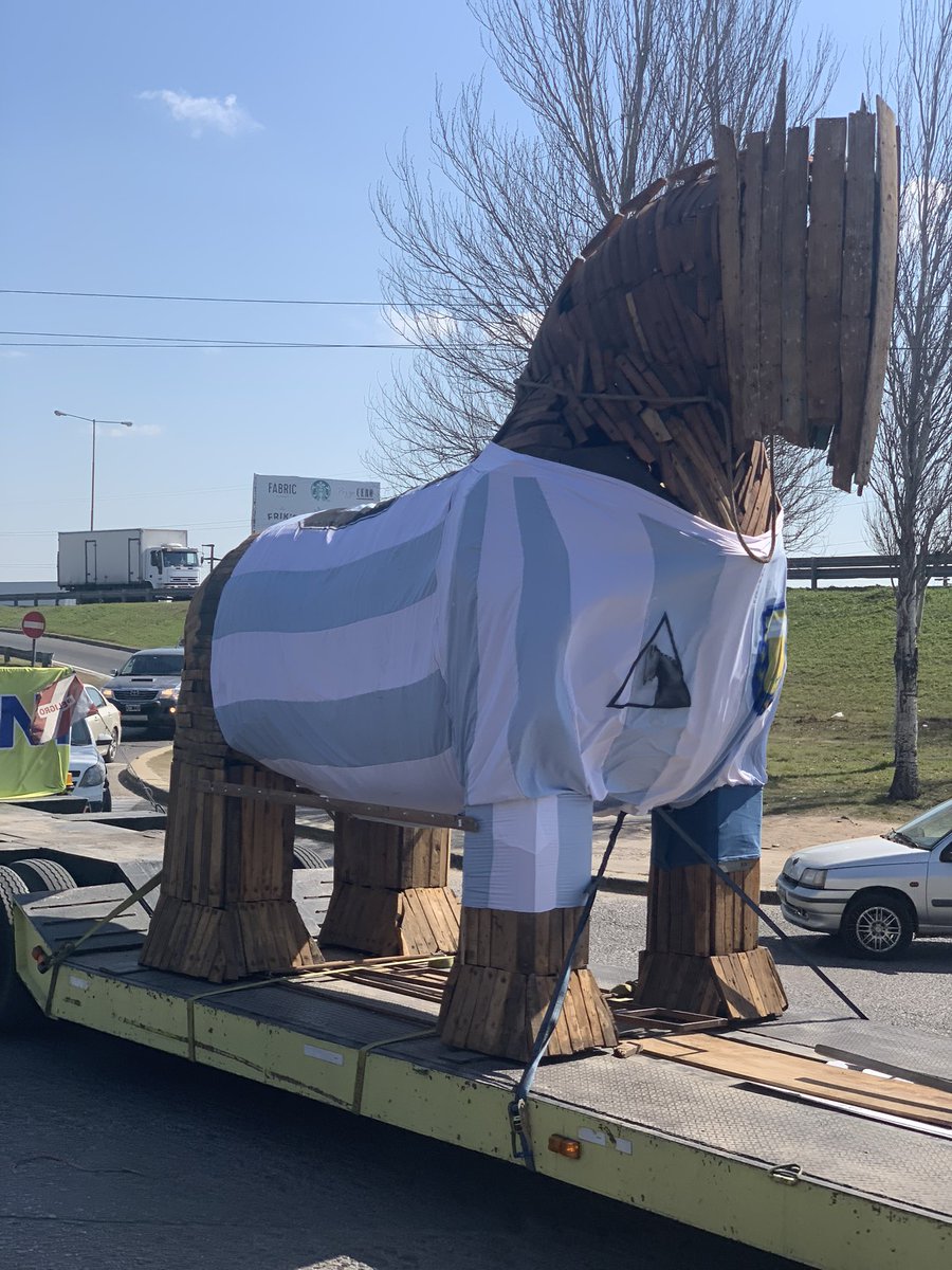 Loreleydonate's tweet image. #osadia rumbo a @LaRural_BsAs la creación de un gran amigo y artista @astillaligera Santiago Lopez @paolini