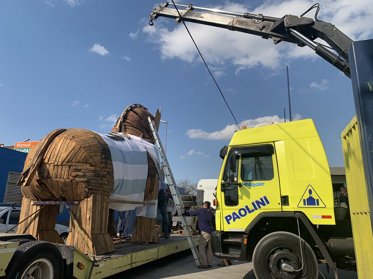 Loreleydonate's tweet image. #osadia rumbo a @LaRural_BsAs la creación de un gran amigo y artista @astillaligera Santiago Lopez @paolini