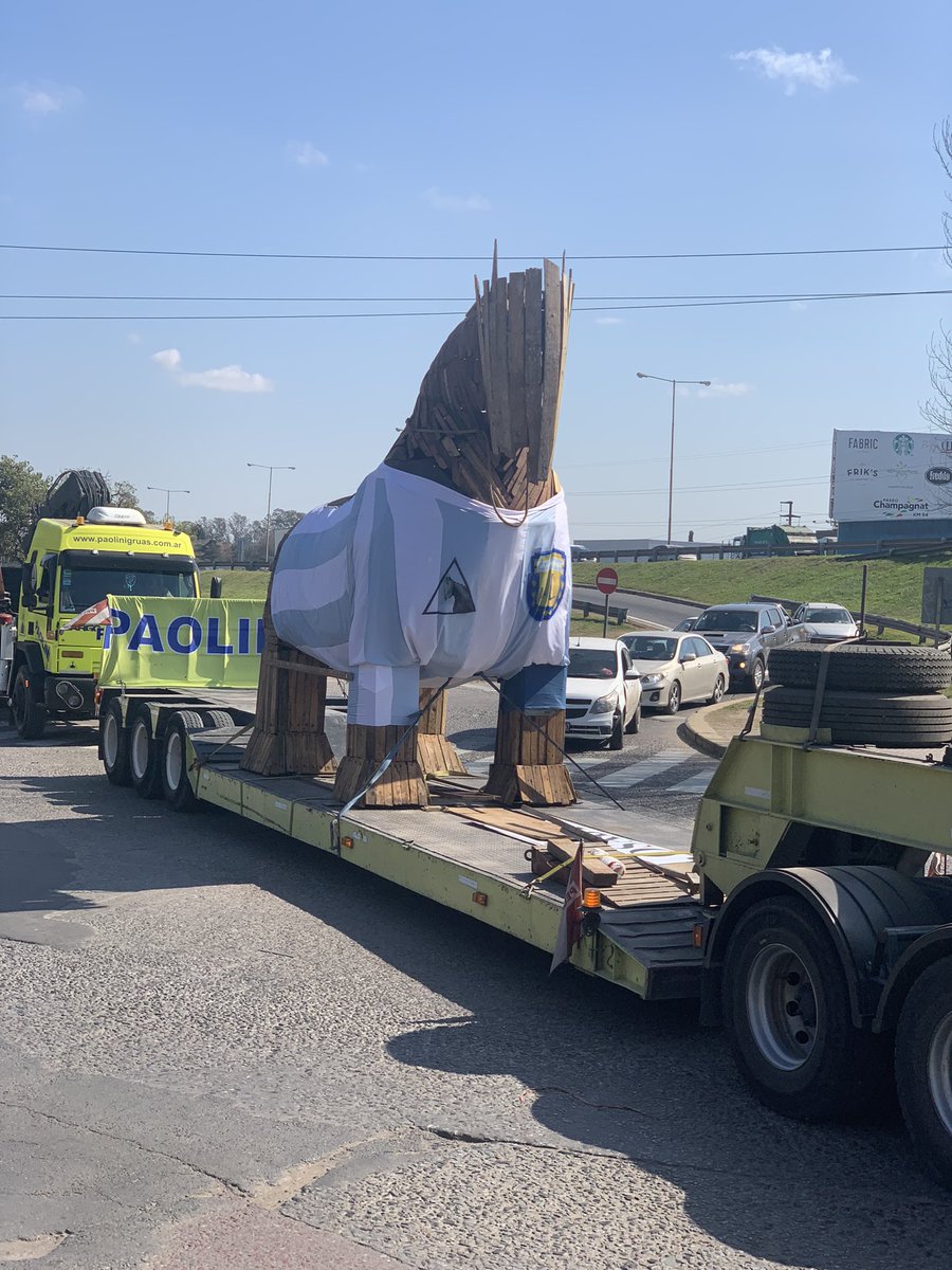 Loreleydonate's tweet image. #osadia rumbo a @LaRural_BsAs la creación de un gran amigo y artista @astillaligera Santiago Lopez @paolini