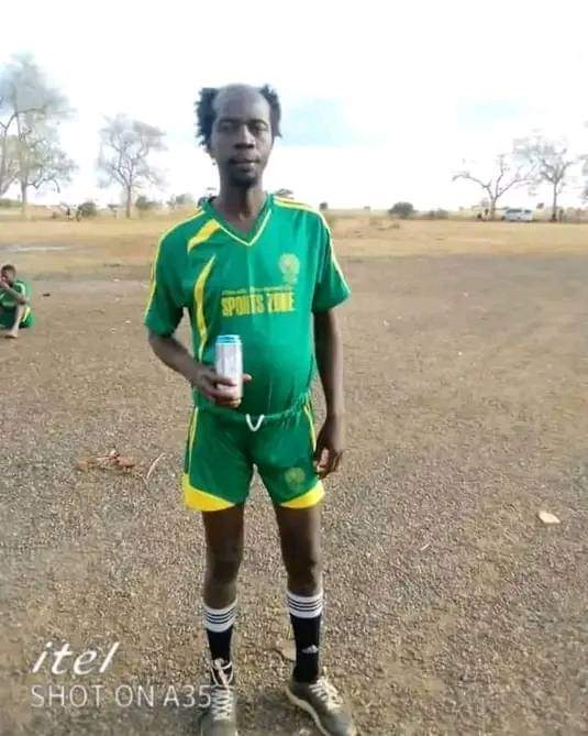 I really don't understand why is Khama Billiat still playing #KaizerChiefs