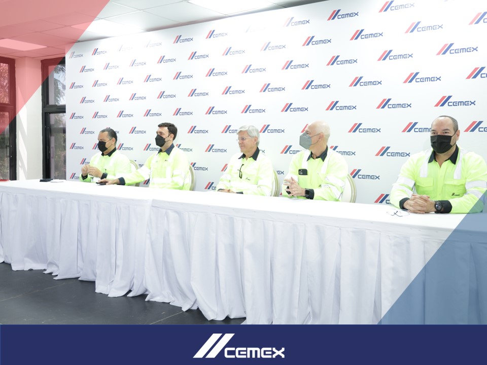 CEMEXDominicana's tweet photo. ...Esto significa que durante todo el 2021 trabajamos para que nuestros procesos sean más limpios y sostenibles.
¡Muchas felicidades!
Seguimos trabajando para construir un mejor futuro, uno más sostenible.
(3-3) @cemex
#CEMEXRD #CEMEXDominicana #VisitaFG https://t.co/J7FTM2Wyim