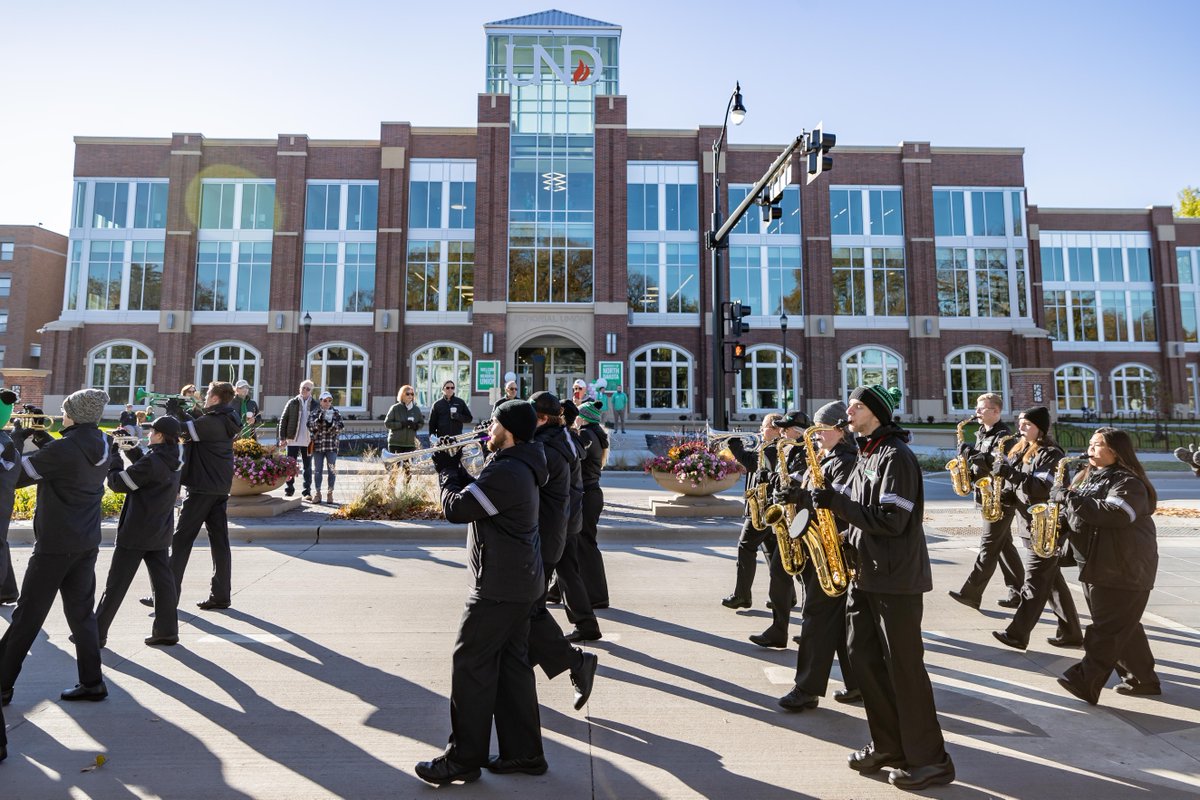 undalumni's tweet photo. Show your #UNDpride by participating in the 2022 Homecoming Parade, presented by @UVBank!

📆 Saturday, October 1
🕙 9:00 a.m.
📍 University Avenue (south side)

Register today 👉 https://t.co/QQWQkrREgr

#UNDproud https://t.co/6h7p0e04z8
