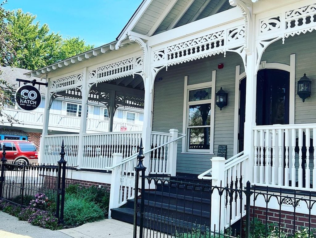 CreativUmbrella's tweet photo. Thank you @COhatchLife Zionsville for inviting me to present “Tips on a Successful Brand” today. Wonderful meeting all the attendees and what a great space! https://t.co/sgKcOqSPEd