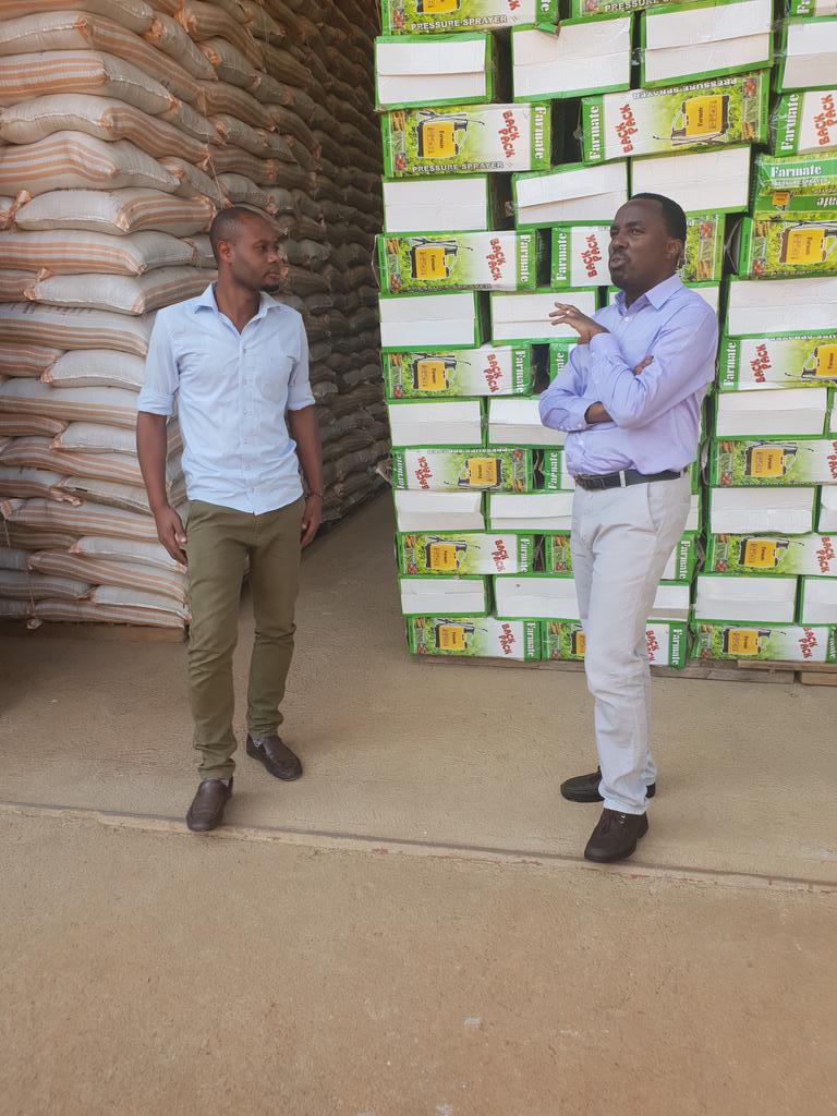 P_Karangwa's tweet photo. Visited sellers of agro-inputs today, in districts of @NyanzaDistrict and @RuhangoDistrict. Appreciated the new large and well managed inputs stock of @oneacrefundRW @NyanzaDistrict. One Acre Fund Tubura is among our important partners for agriculture transformation. https://t.co/7DWzAlhFts