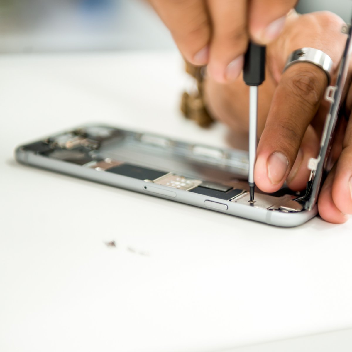 KensHardware's tweet photo. We work with extreme care to ensure the repairs that are being done on your device are quality. #ManassasComputerRepair https://t.co/mOEMDCMtKT