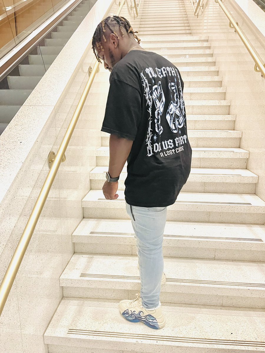 Kjkidtyson's tweet photo. If they ever told Yu I needed them they were wrong they needed me 😴 Blessed to see a quarter of a century 2️⃣5️⃣th #happy25thtome #leo♌ #leoseason #25thbirthday #ɪɴsᴛᴀᴘɪᴄ #instafashionista #instabirthdays #virual https://t.co/Vr8II5Hgfh