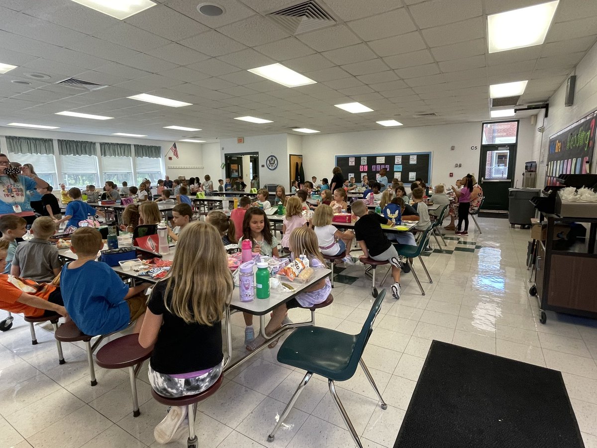 ashleyscottMES's tweet photo. Ahhh I LOVED this sound today! Every child got to eat in the cafeteria again! Many first for some of them this year! #dcps #midwayisthebestway https://t.co/Plq7JiJRDH