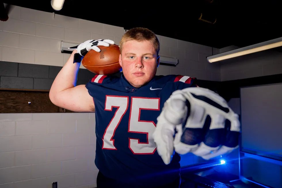 .<a href="/SunAndSkiSports/">Sun & Ski Sports</a> presents the VYPE HOU Public School Pre-Season OL of the Year. Voting is open until 11:59 p.m. on Tuesday, Aug. 30th

Nominees
<a href="/AshtonFunk2024/">Ashton Funk</a> 
<a href="/natedaathlete1/">Nate Kibble</a> 
<a href="/_Blake_Ivy/">Blake Ivy</a> 
<a href="/PyleGibson/">Gibson Pyle</a>
<a href="/koltin_sieracki/">Koltin Sieracki</a>
<a href="/HudsonPerroni/">Hudson Perroni</a>
<a href="/crosstucker5/">CrossTucker64</a>
 
VOTE:vype.com/Texas/Houston/…