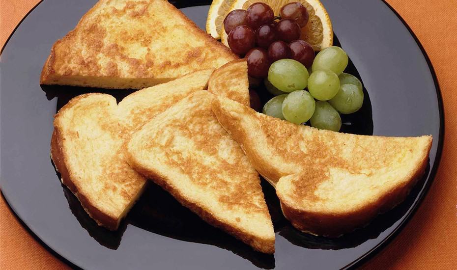 Make it a #FrenchToast morning! Check out the three-ingredient recipe that makes the perfect #WeekendBrunch and grab-n-go breakfast for the week ahead! 🍞🥚🥛 bit.ly/Toaster-French…
