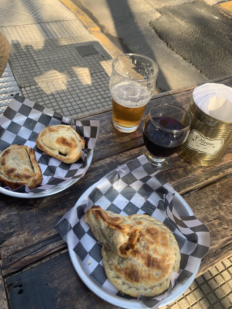 MartaMZ_pl's tweet photo. One of the best empanadas in Palermo! Olivino Empanadas al paso! 
@olivino_empanadas 

#empanadas #argentina #BuenosAires #Palermo #food #travel #foodlover #travelblogger https://t.co/qgoMLTCeeR