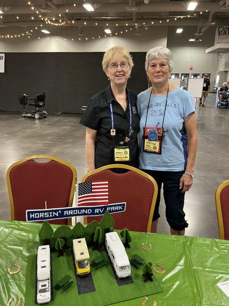 FamilyRVClub's tweet photo. We ❤️ our chapters! 

FMCA attendees got to meet chapters from across the country at this convention’s Chapter Fair

#fmcaNE22 https://t.co/B67cBqFXea