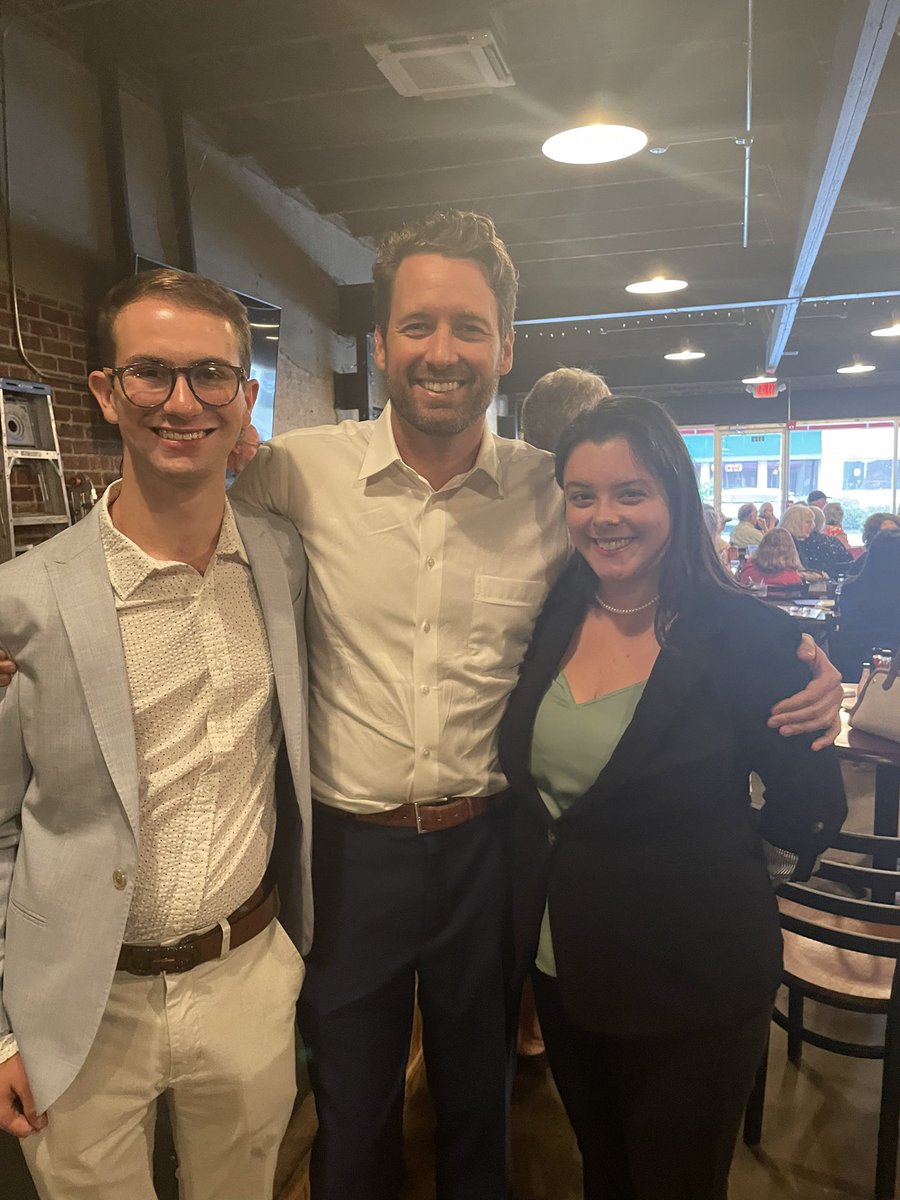 ThompsonForSC's tweet photo. Thanks to our next Governor and Lt. Governor for stopping in Horry County today for a meet and greet with myself and other state house candidates like @ashlynforsc and @ErnestCarsonSC! #fix106 #scpol https://t.co/SSNOPU69j4