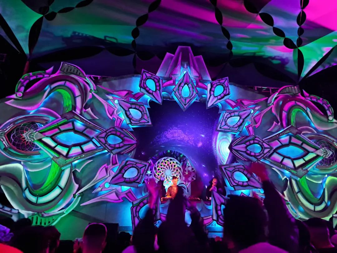 digital_om's tweet photo. 📀 Waves of energy with #Lunatica at #apollo28 in Brazil, a true psychedelic atmosphere 🔥😊
#lunatica #lunaticapsy #digitalom #apollo28 #digitalomproductions #trancefamily #psyfamily #psytribe #culturatrance #psicodelico #psychedelicart #wavbookings #psytrance #psychedelic https://t.co/xWxkIPF3qx