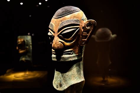 Frequency72's tweet photo. @zippitib i think those are vlash. I was showing someone this https://t.co/UugXBdEuE0 and explaining how jesus's Egyptian friend is actually the same person as these statues in #sanxingdui #karistus #dhorkristyl @robertsepehr https://t.co/nghNOU998n
