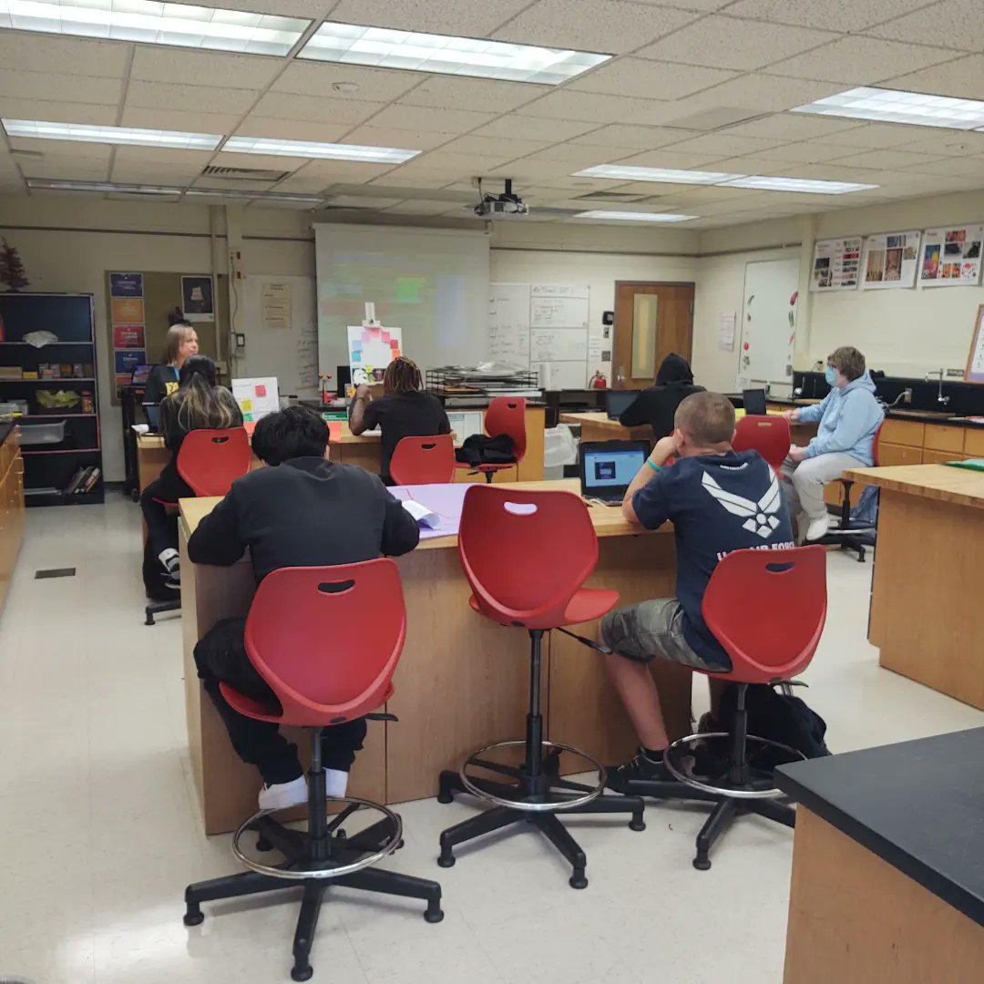 academy_carver's tweet photo. And just like that the first school day of 2022-23 year is done. We had a great day having all our Wolverines back in the building. We're starting off on our best foot. #Wolverinepride #Bettereveryday #oneCCPS https://t.co/QmaVJpLJDs