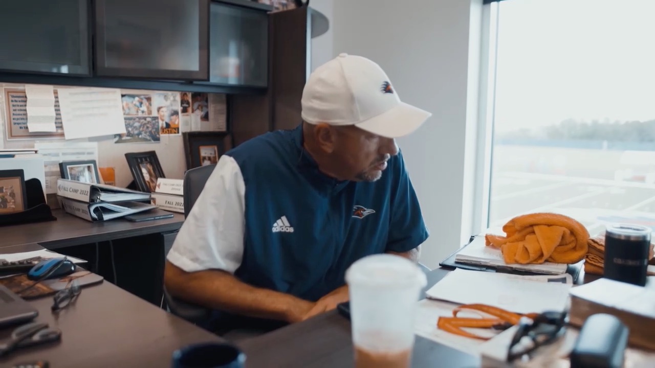 UTSA Football 🏈 on Twitter: "📽️ Behind the scenes with @CoachTraylor  spreading some good news to the single-digit number recipients  #210TriangleOfToughness | #BirdsUp 🤙 https://t.co/SoD5g6EFnI" / Twitter