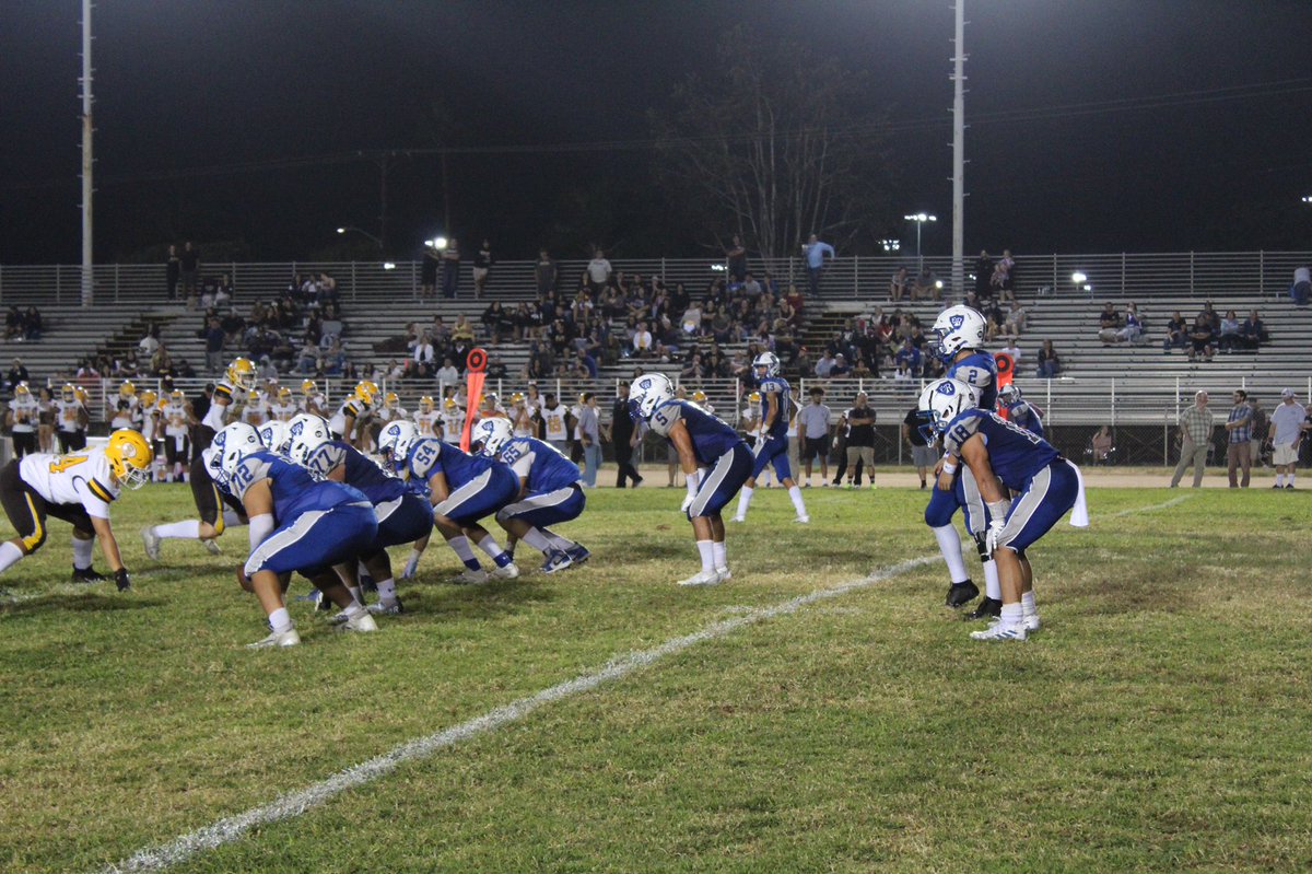 ElRanchoHSASB's tweet photo. dons for the win, great game boys 💙🏈💙🏈 #defendtheranch #erdons #bluepride https://t.co/dOUQe3USyQ