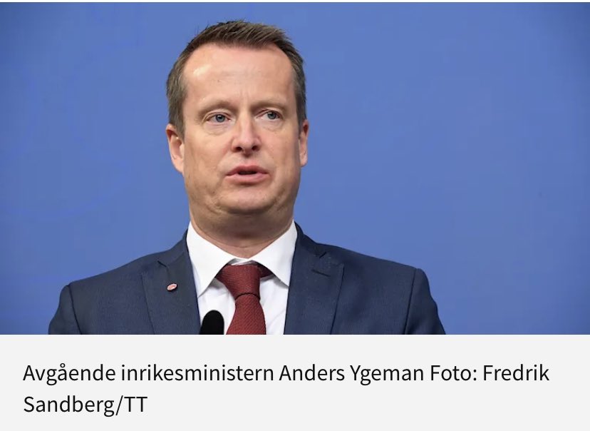 andreas_carlson's tweet photo. Är det inte något som skaver med att Ygeman pekar ut andra som säkerhetsrisker…? Jo just det, han fick ju själv avgå för fem år sedan efter Transportstyrelseskandalen. En säkerhetsrisk modell större. Snacka om att kasta sten i glashus. https://t.co/pb5cNrhssv